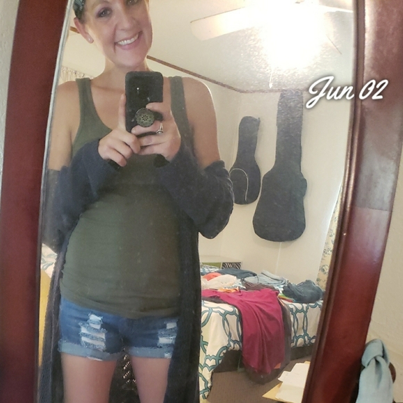 I'm your Posher, Mishael. Youwilllovemycloset! - Picture 3 of 3